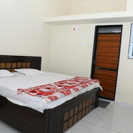 Aradhya Prime Home Stay Garudeshwar Exteriör bild