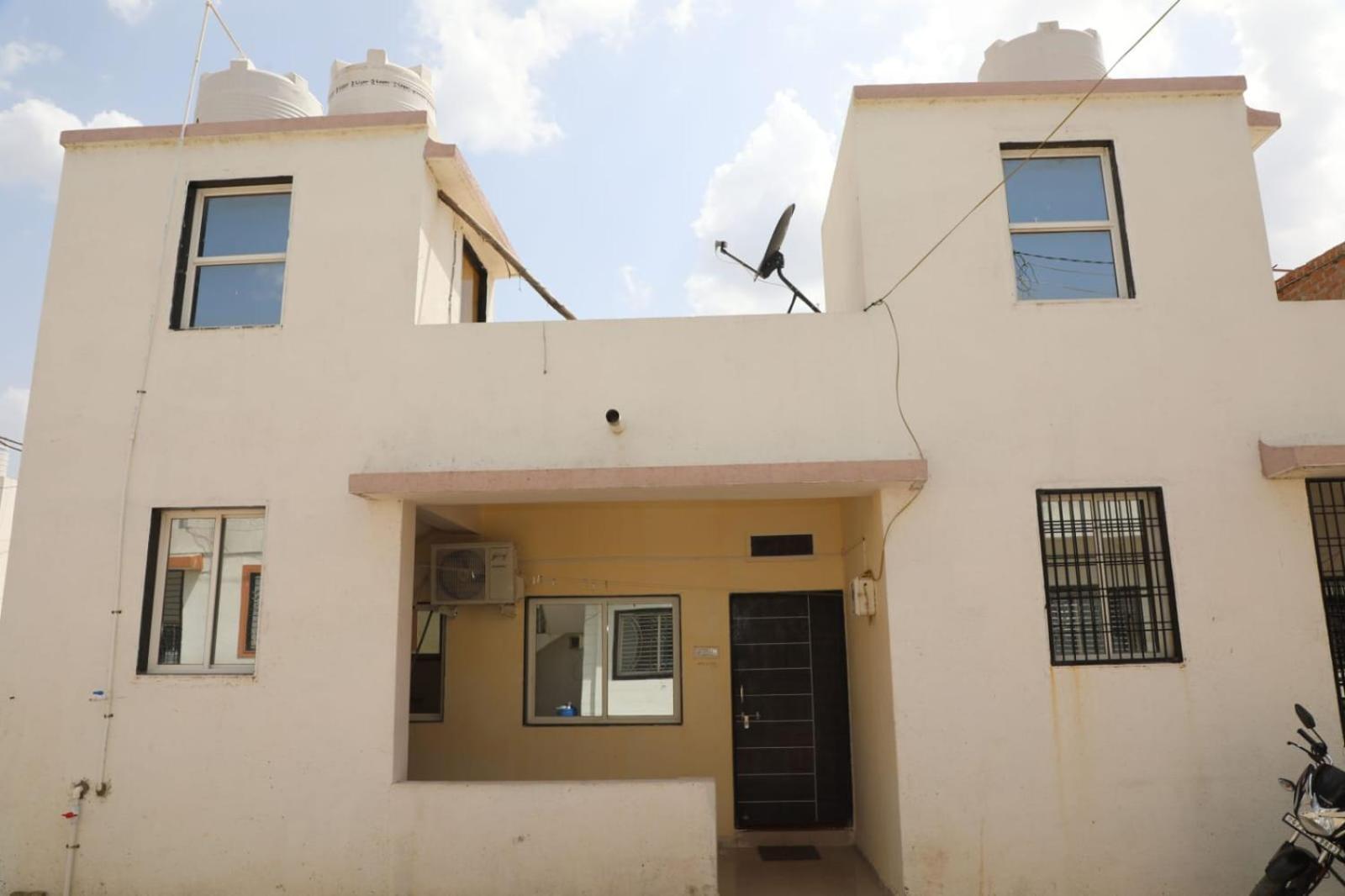 Aradhya Prime Home Stay Garudeshwar Exteriör bild