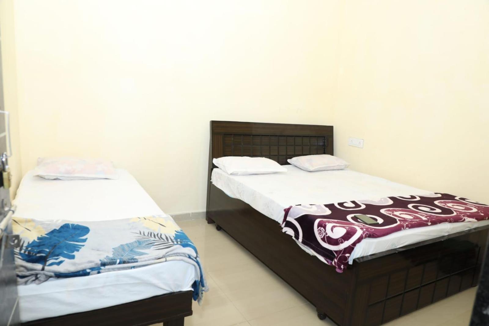 Aradhya Prime Home Stay Garudeshwar Exteriör bild